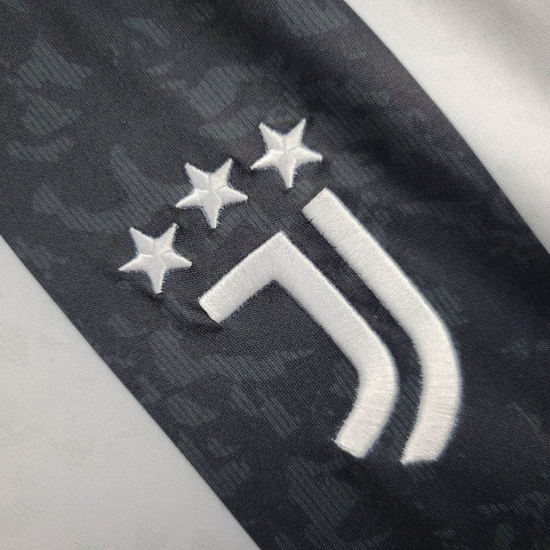 Juventus 24/25 Home Shirt