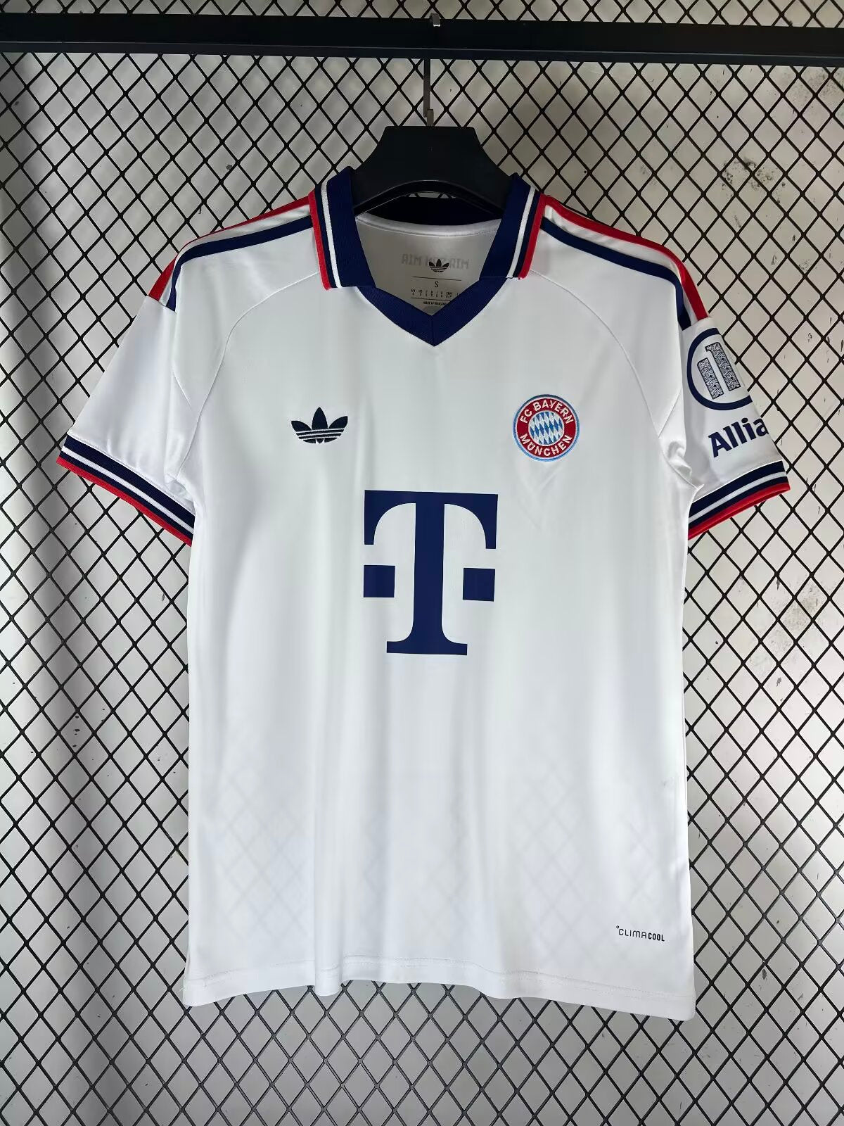 Bayern Munich 26/27 Away Shirt